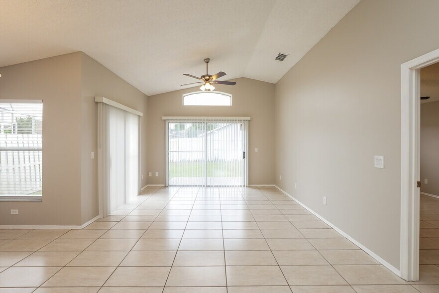 Building Photo - 13318 Greenpointe Dr