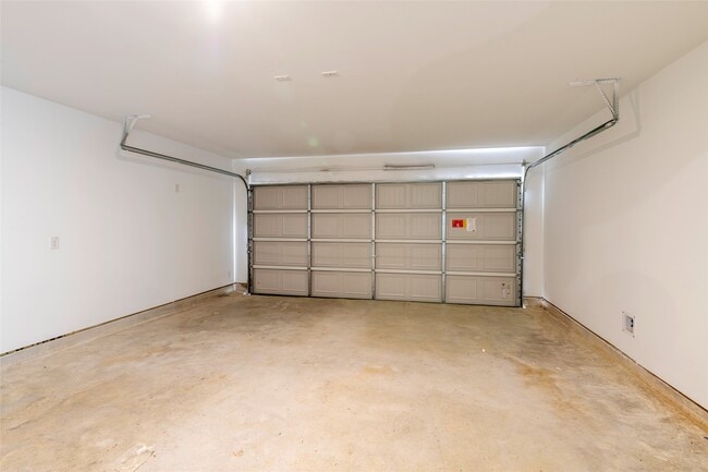 Building Photo - 21526 Willow River Canyon Ln