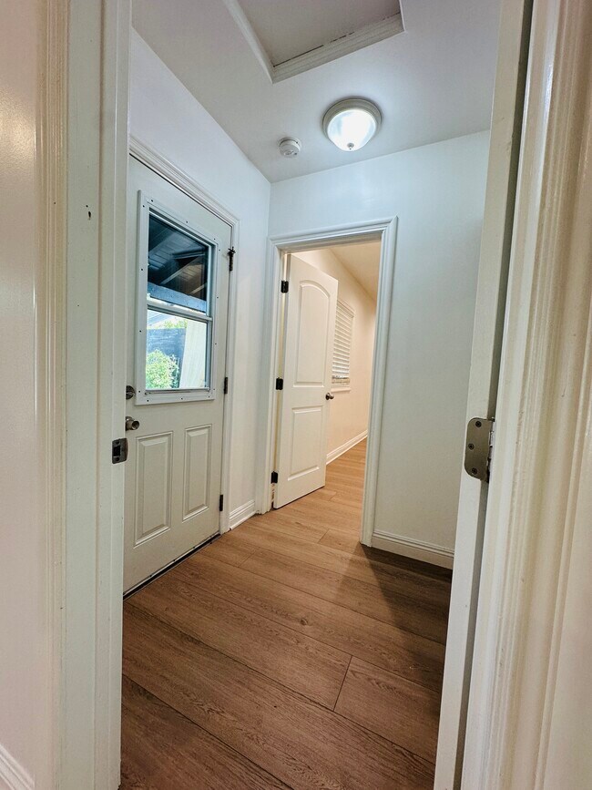 Building Photo - 5148 Otis Ave