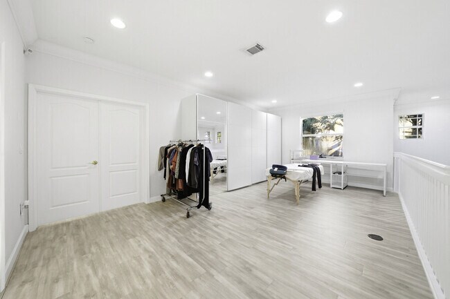 Building Photo - 16372 SW 62nd Ter