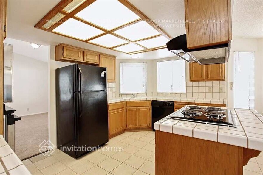 Building Photo - 610 E Eldorado Ln