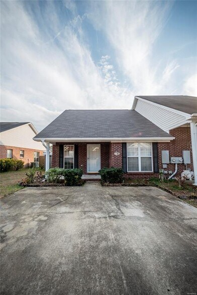Building Photo - 325 James Dr