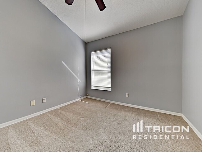 Building Photo - 15519 Granby Pl
