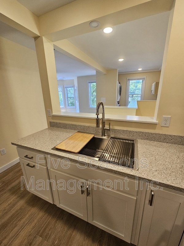 Building Photo - 48 Greene St