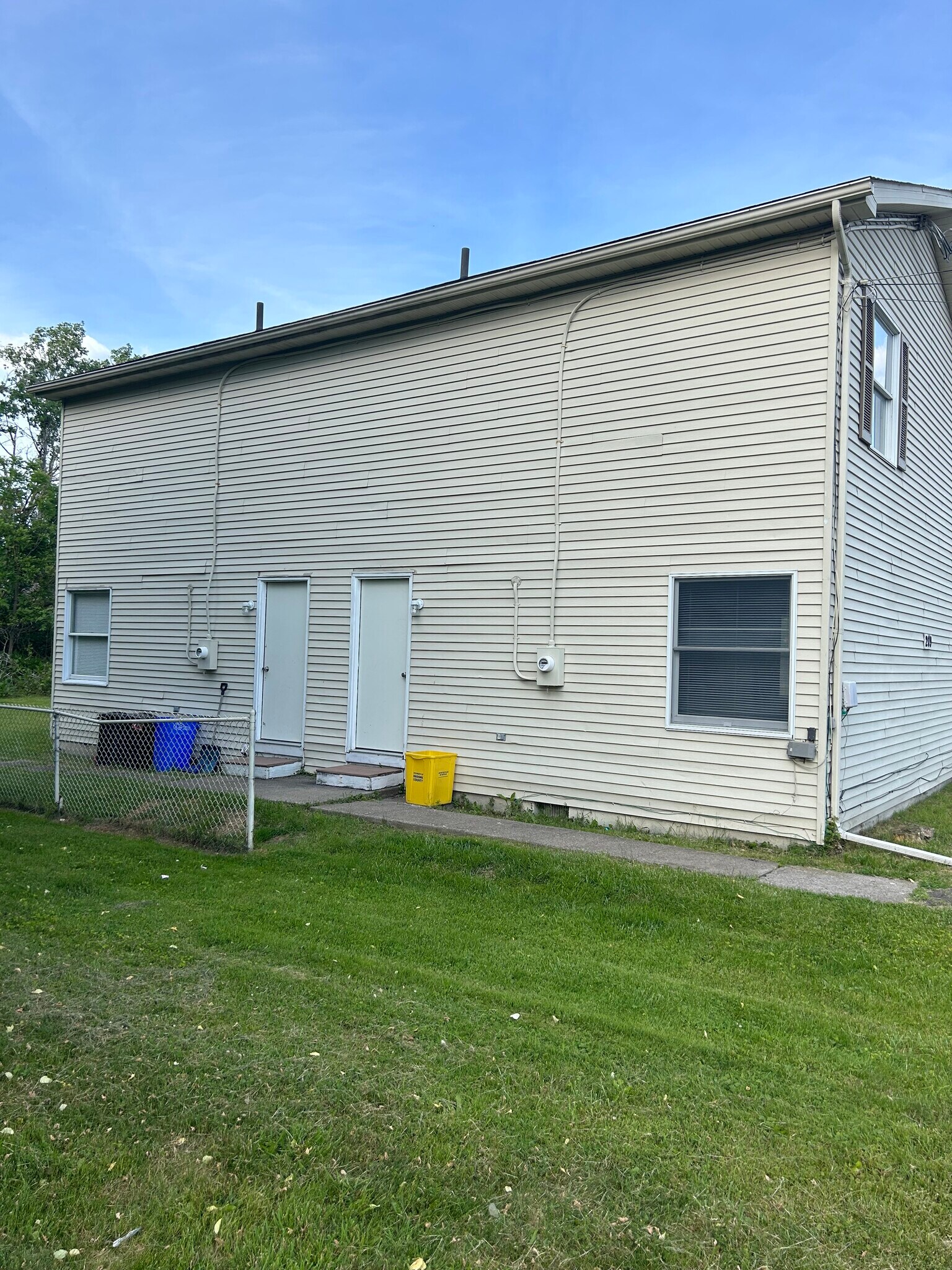 Back door (2 separate entrances for each unit) - 209 Endwell St