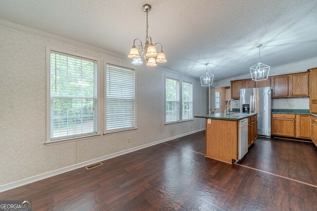 Building Photo - 246 Kings Ridge Dr