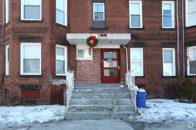 Front Entrance - 384-388 Appleton St