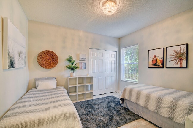 Building Photo - 13805 Folkestone Cir