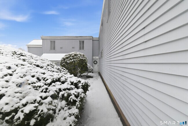 Building Photo - 60 Cinnamon Spring