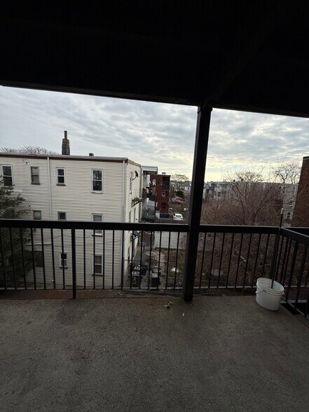 Building Photo - 67 Shawmut St