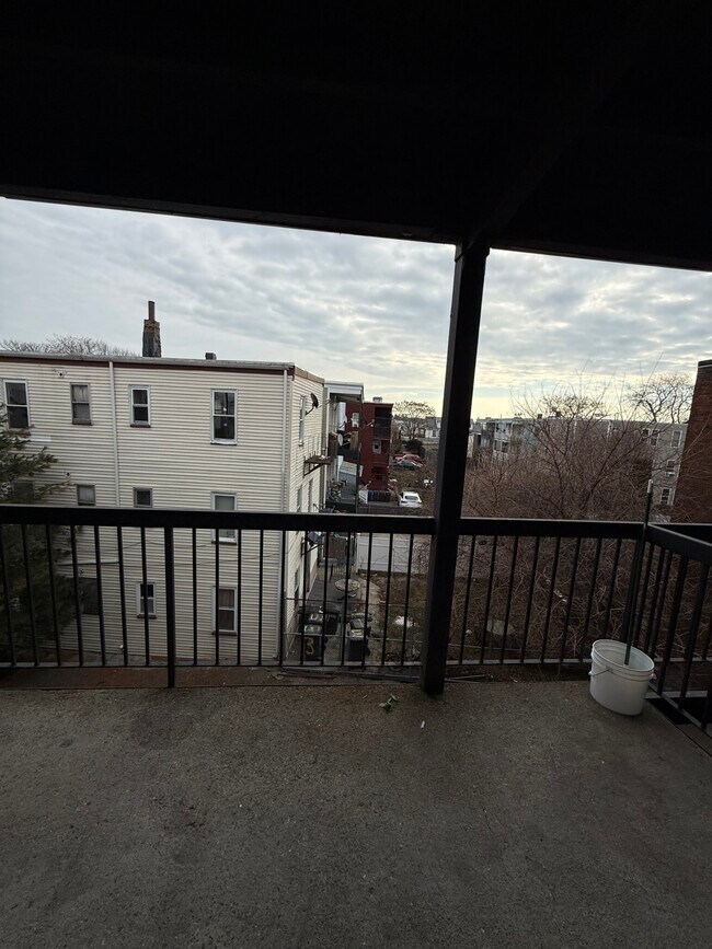 Building Photo - 67 Shawmut St