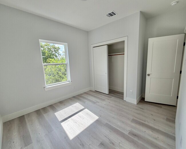 Building Photo - 3533 Alderfer St