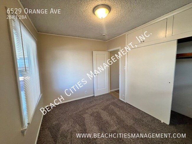 Building Photo - Large 2 Bedroom Home In North Long Beach