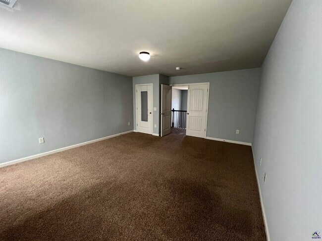 Building Photo - 204 Arden Dr