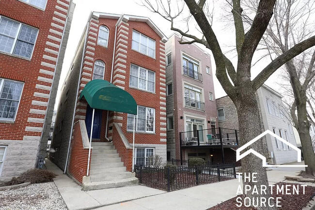 Building Photo - 920 N Paulina St