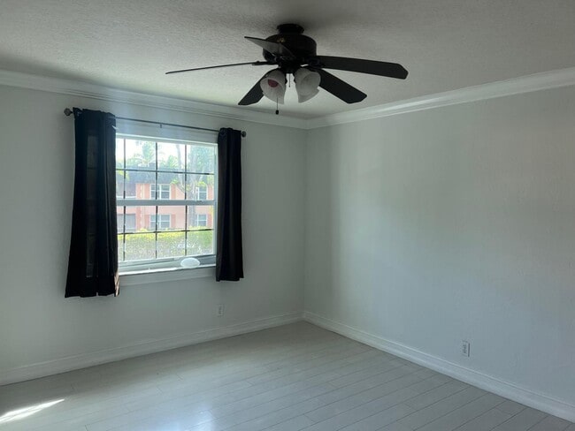 Building Photo - 708 SE 2nd Ave