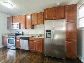 Building Photo - 5075 N Wolcott Ave
