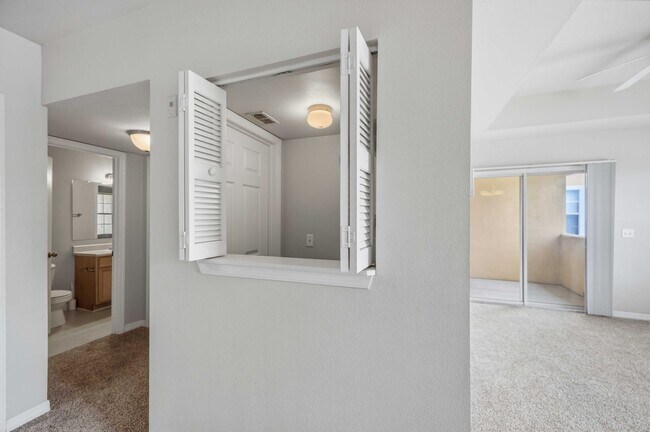 Building Photo - 1195 Villagio Cir