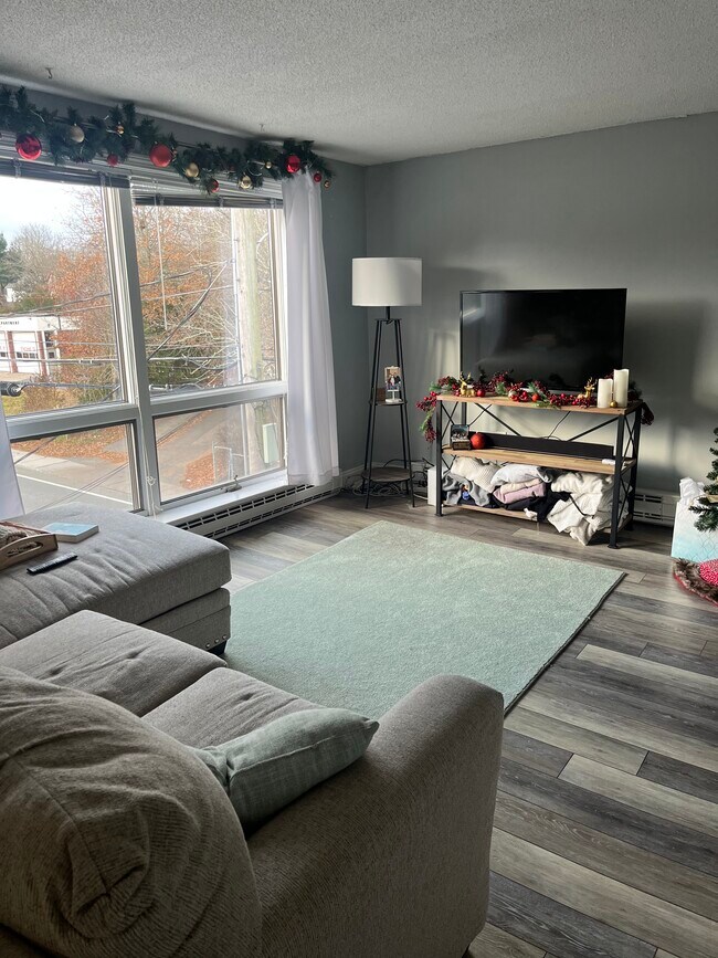 Building Photo - 485 High St