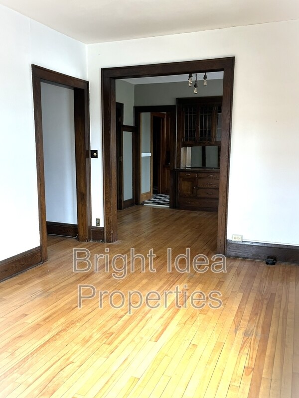 Building Photo - 2202 Hennepin Ave S