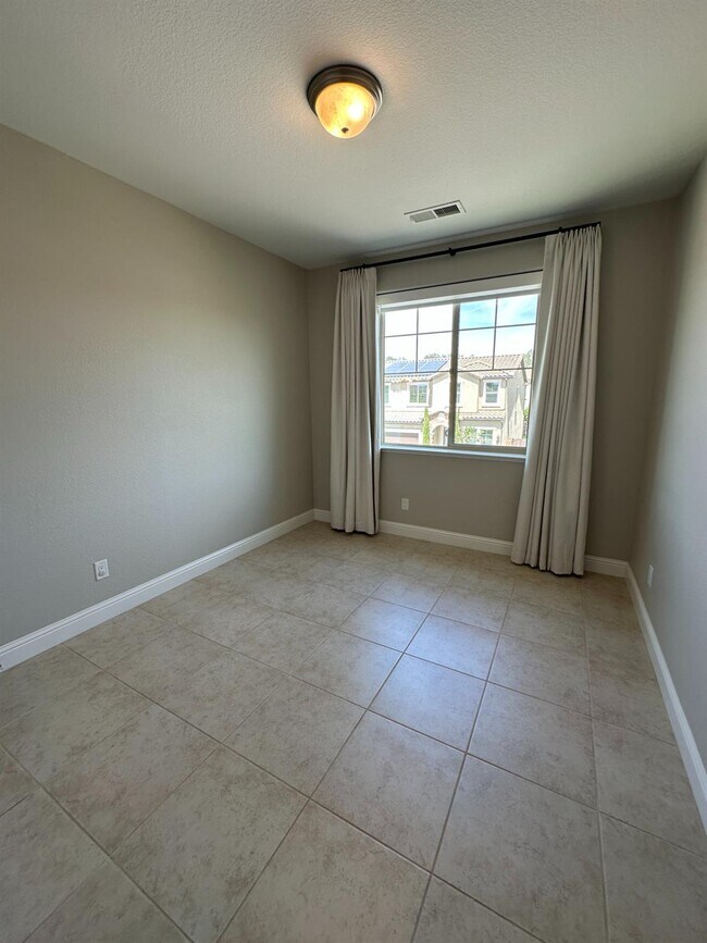 Building Photo - 11664 N Bella Verde Ave