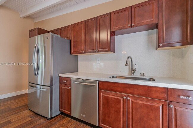 Building Photo - 3137 SW 15th St