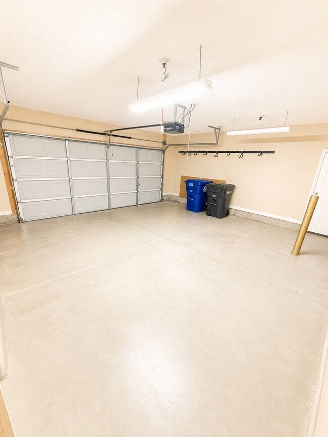 Building Photo - 1525 Clarendon Way