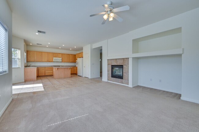 Building Photo - SW!! Southern Highlands!!! 4 Bedrooms!!!  ...