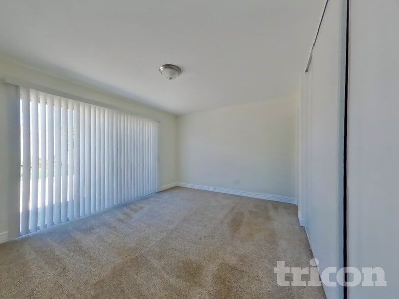 Building Photo - 14353 Victor Dr