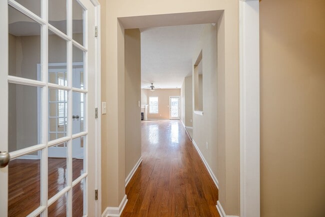 Building Photo - 528 Casey Ct