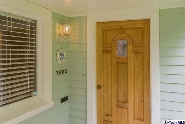 Building Photo - 1890 Las Lunas St