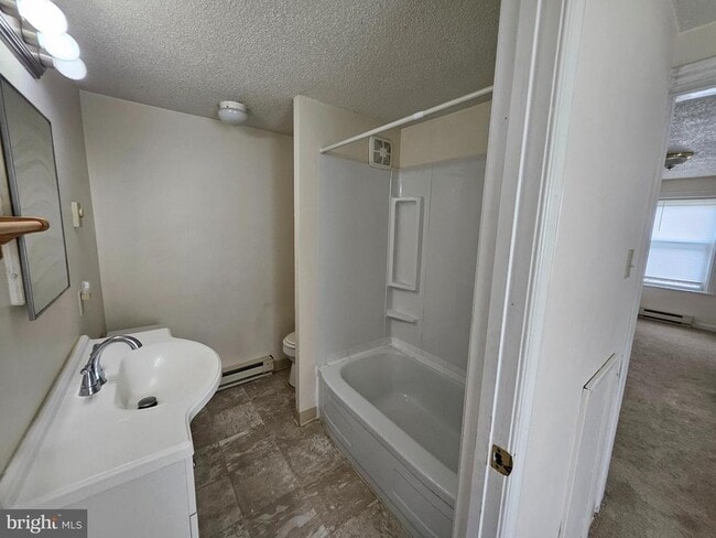 Building Photo - 258 Ringgold St