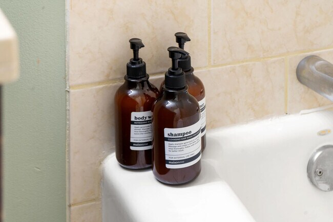 Building Photo - 1600 N Halsted St