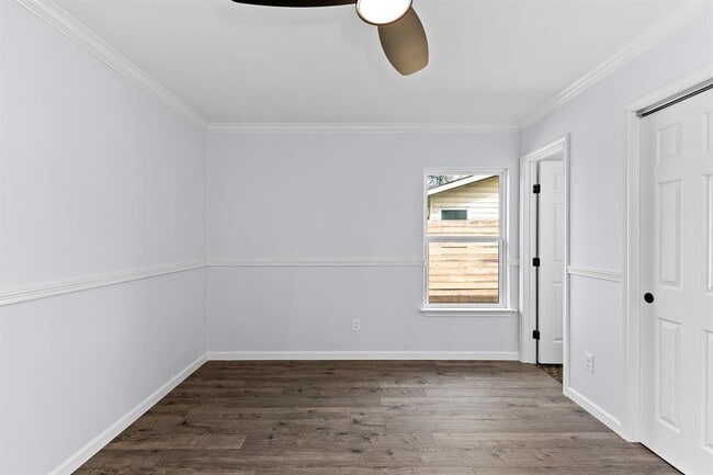 Building Photo - 1307 Yorkshire Dr