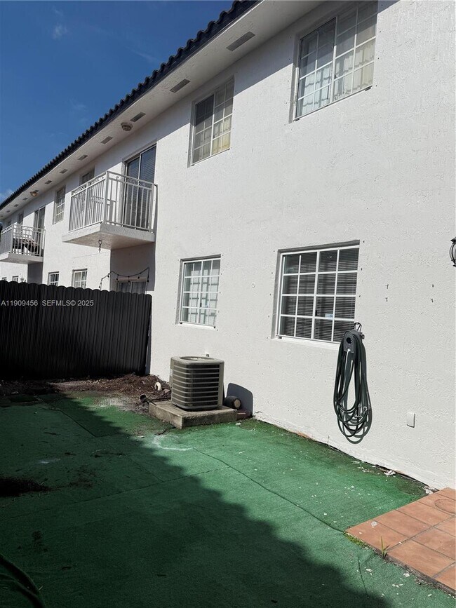 Building Photo - 7542 NW 175th St