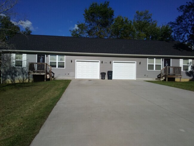 Primary Photo - 2BD 2 BA Duplex with Garage in Baxter City...