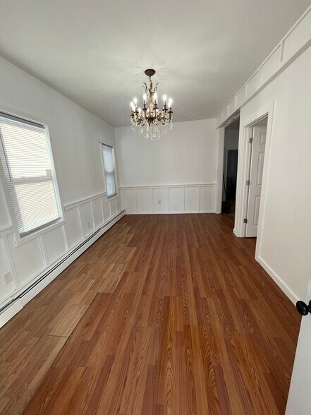 Building Photo - 211 Oxford St