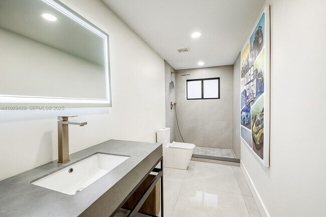 Building Photo - 926 NW 59th St