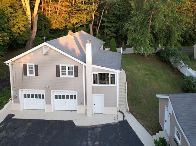 Building Photo - 17 Platt Ln