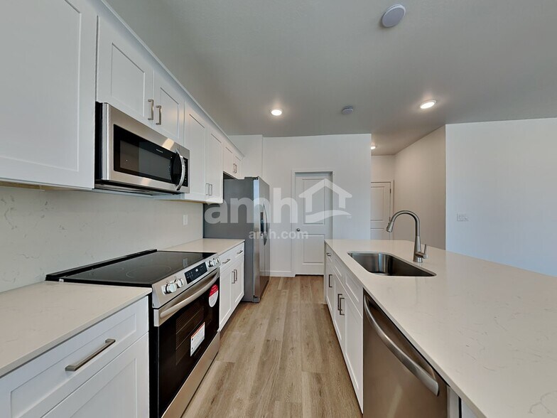 Building Photo - 9717 W Luxton Ln
