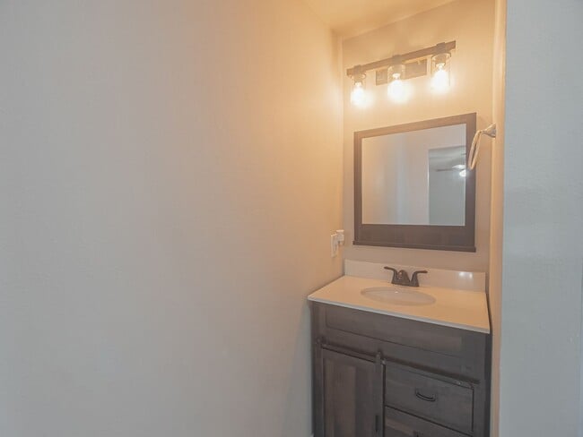 Building Photo - Phenomenally Beautiful FOUR bedroom TWO bath, Newly Remodeled Home! AVAILABLE RENT TO OWN!!