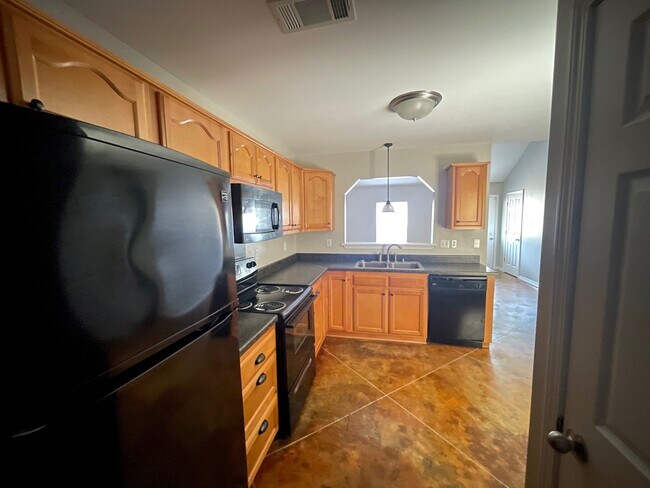 Building Photo - 13302 Moss Point Dr