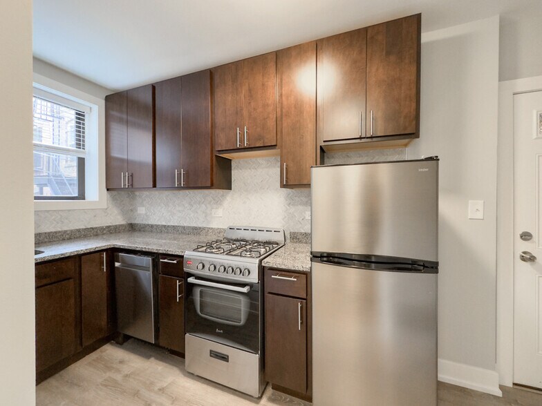 Building Photo - 459 W Belden Ave