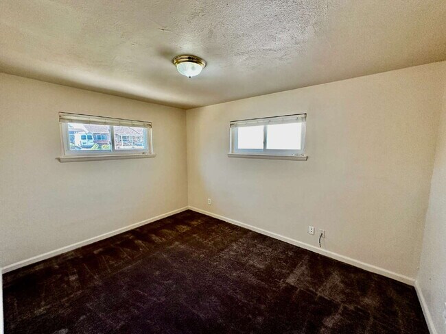 Building Photo - Charming 3 bed/2 bath house in the Heart of Thornton!