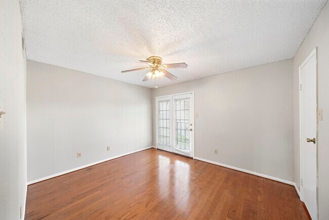 Building Photo - 7402 Alabonson Rd