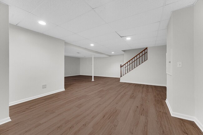 Building Photo - 1998 Conway Ln