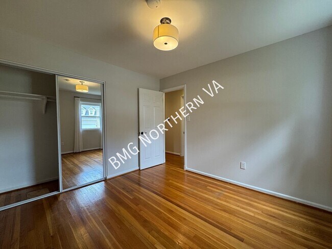 Building Photo - 1109 Hillcrest Dr SW