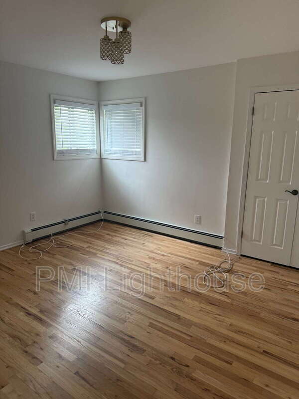 Building Photo - 2077 Feuereisen Ave