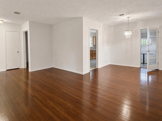 Building Photo - 5522 Nassau Rd