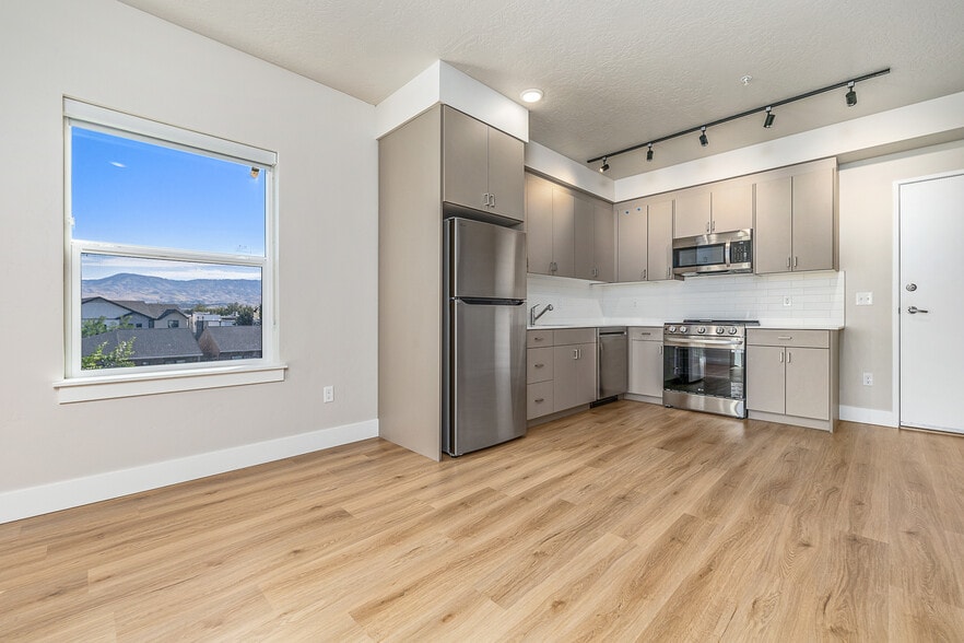 Primary Photo - Luka Apartments